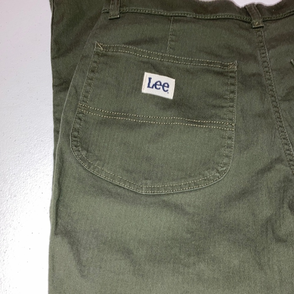 Lee Regular Fit Straight Leg High Rise Capri Ankle Pants - Picture 5 of 5